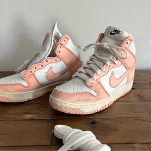 Nike dunks, women size 7.5